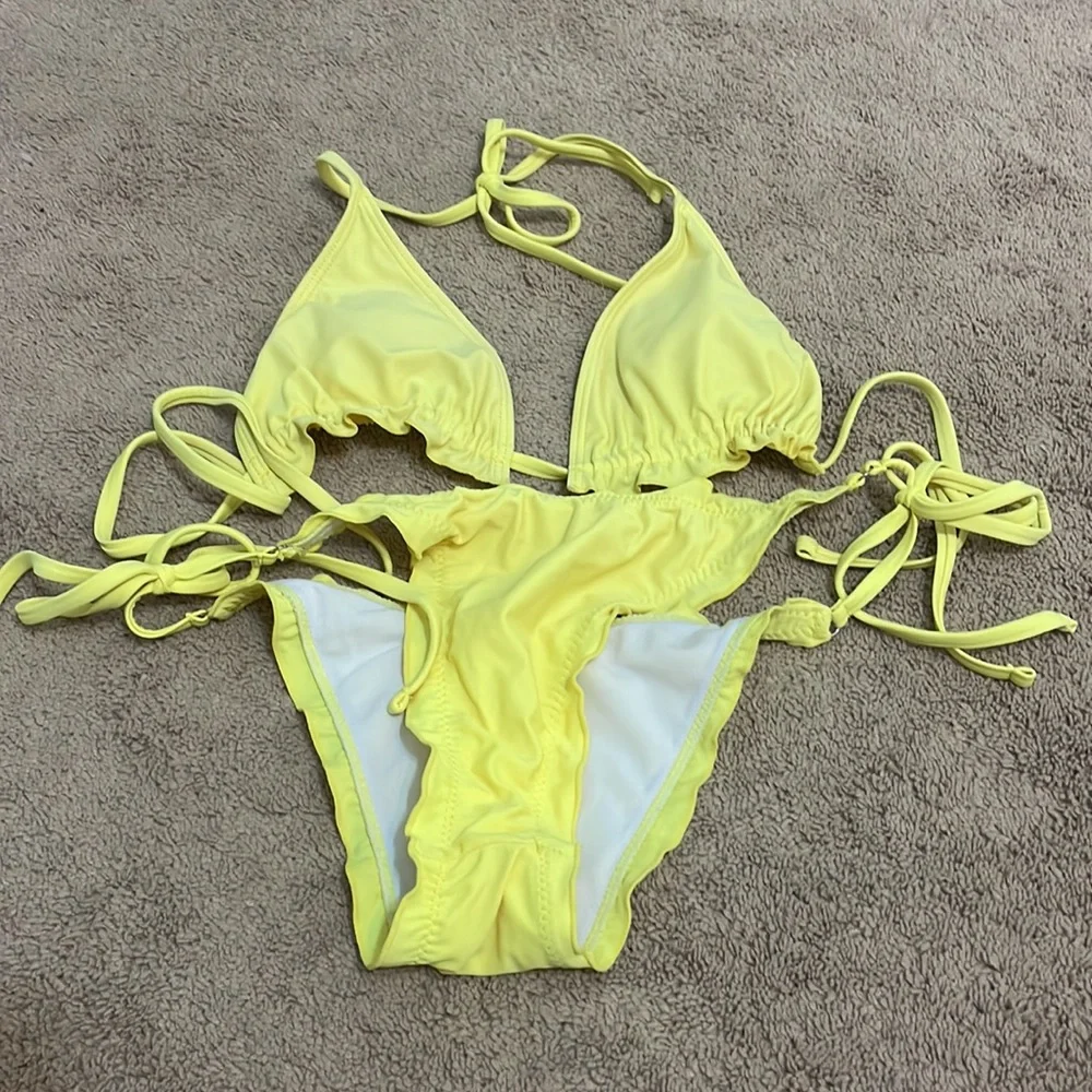 Bathing suits - Picture 8 of 15
